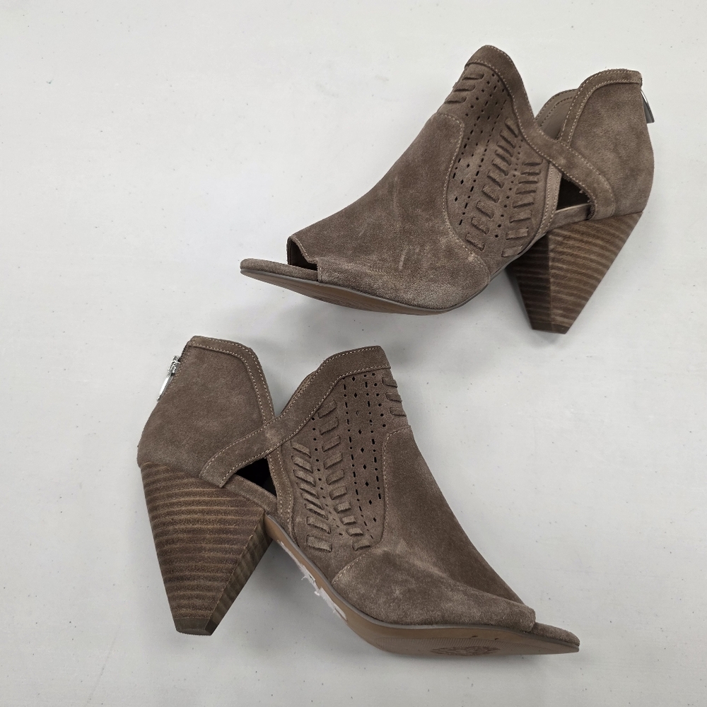 Vince Camuto Ebelin Tuscan Taupe Peep Toe Bootie Size 10 M